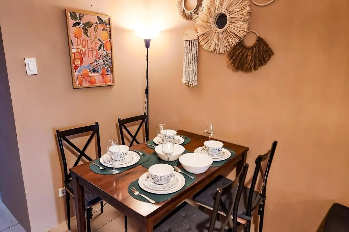 Spacious 1Br 55Sqm Moa With 100Mbps Netflix Speakers Manila Philippines